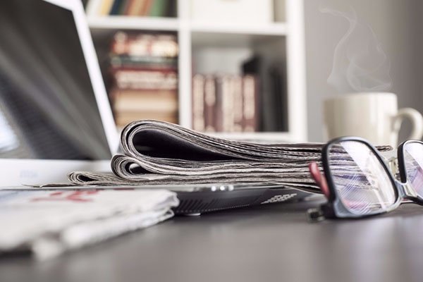 將要整列的零件隨意放到整列機(jī)治具板，然后加以各 01